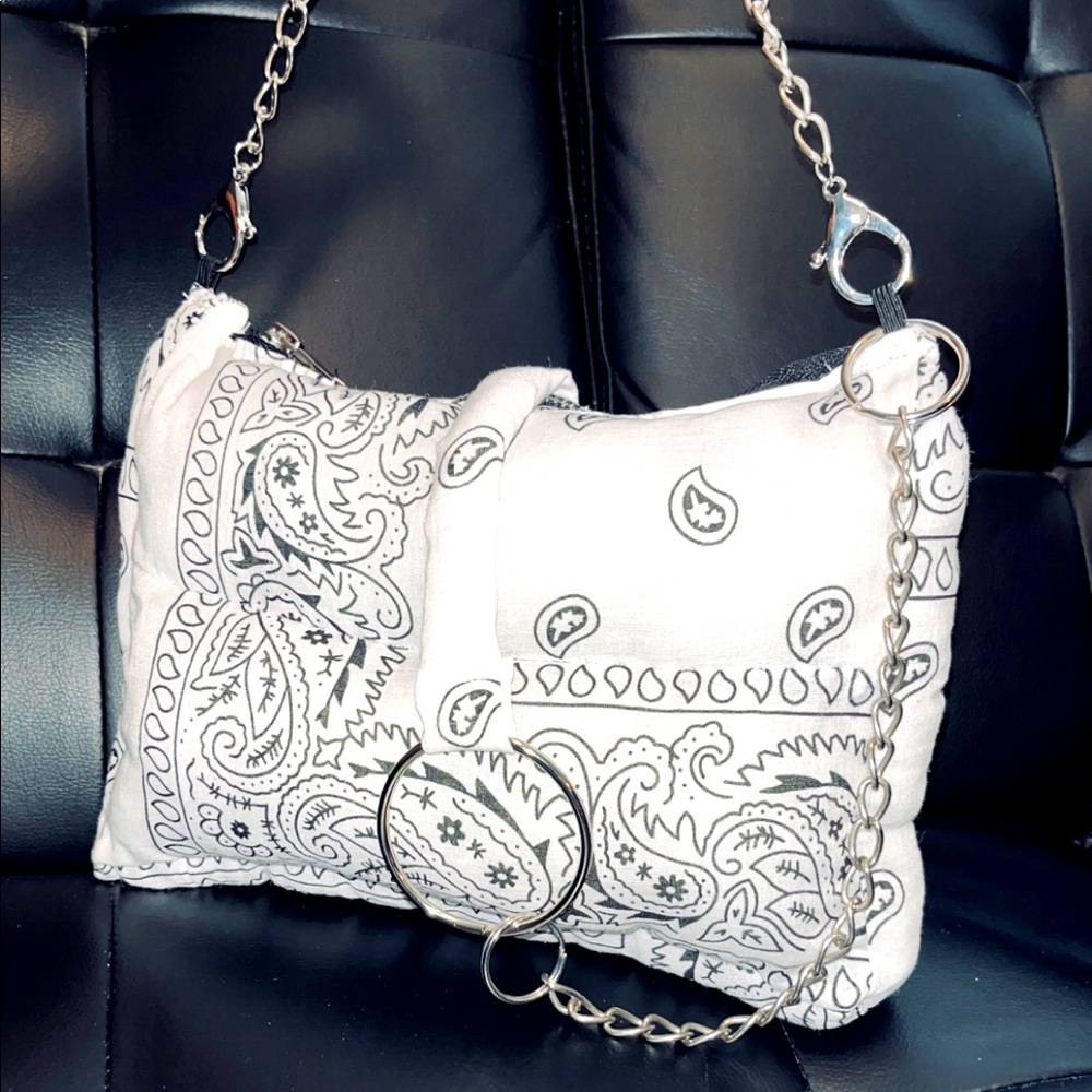 Puffy Bandanna purse
